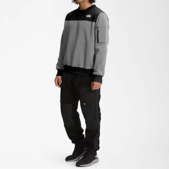 The North Face Crewneck Sweatshirt - Picture 3 of 7